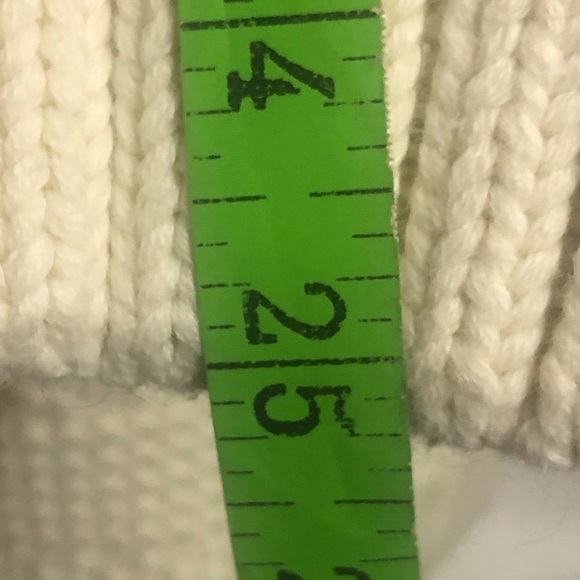 Womens Cream Sweater. Size Medium. 19” pit to pit. - Picture 3 of 5